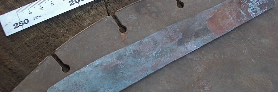 Island Blacksmith: Hand forged custom knives.