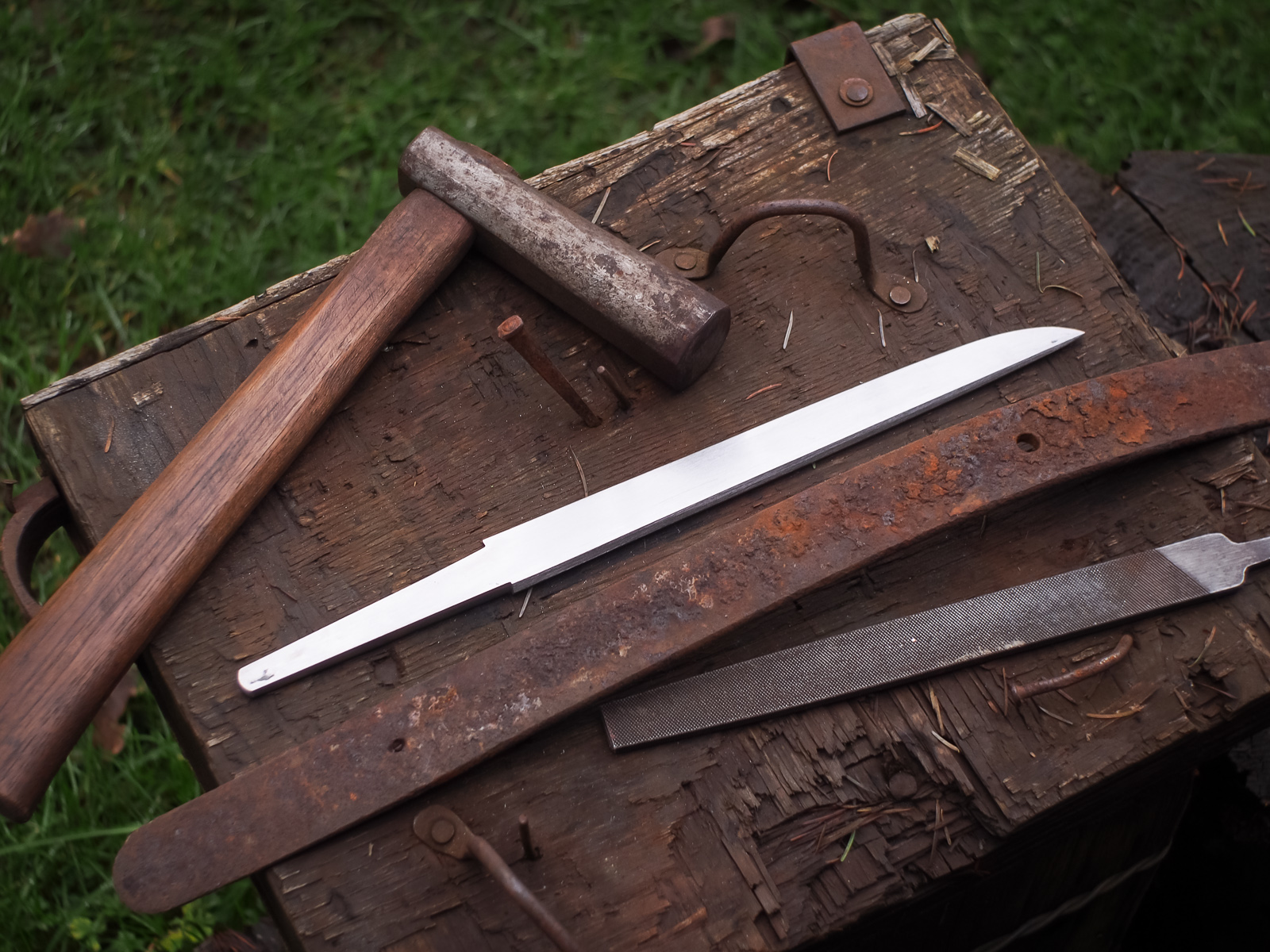 Island Blacksmith: Hand forged shear steel tanto