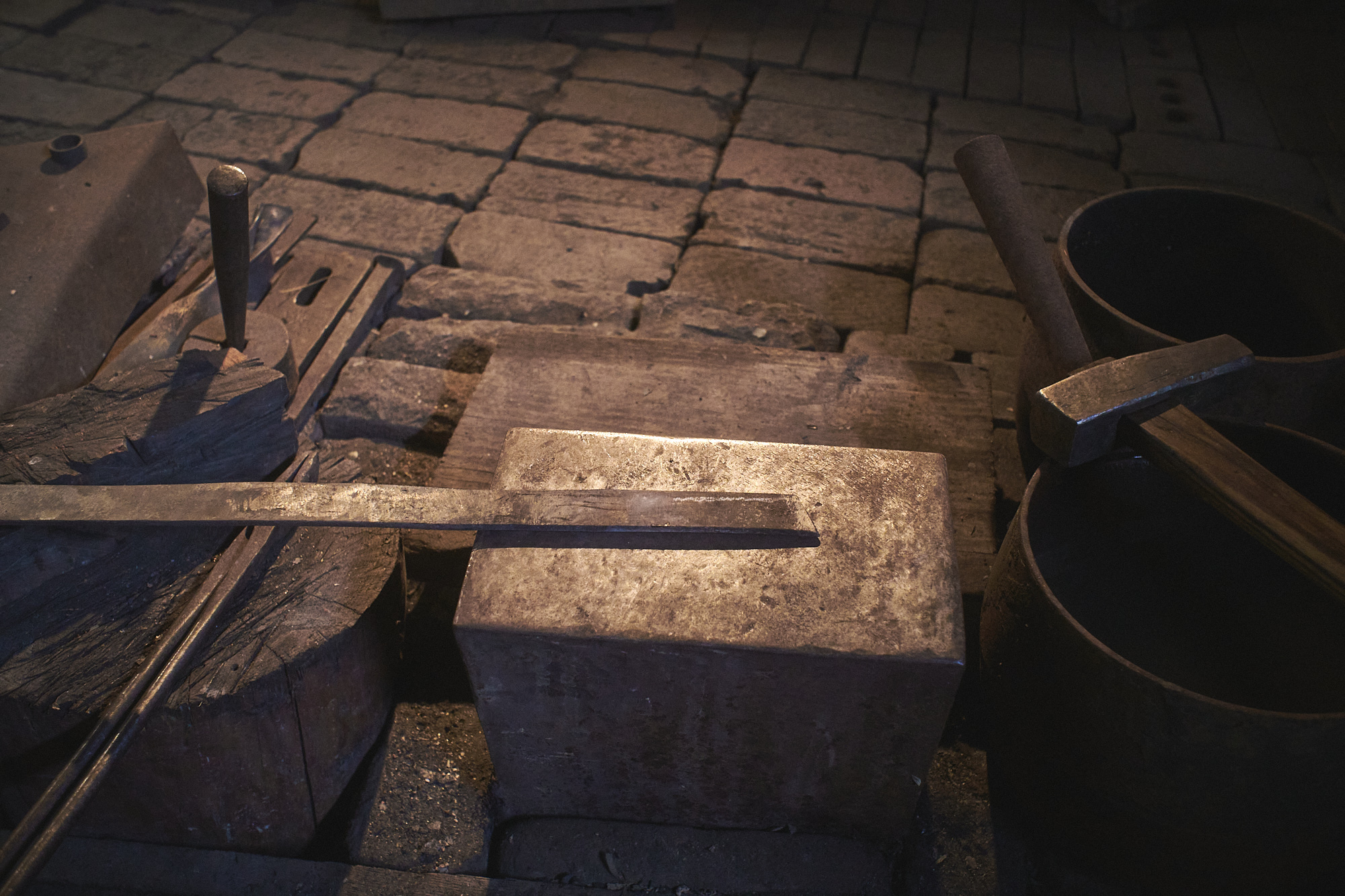 Island Blacksmith: Charcoal forged knives from reclaimed series land rover steel.