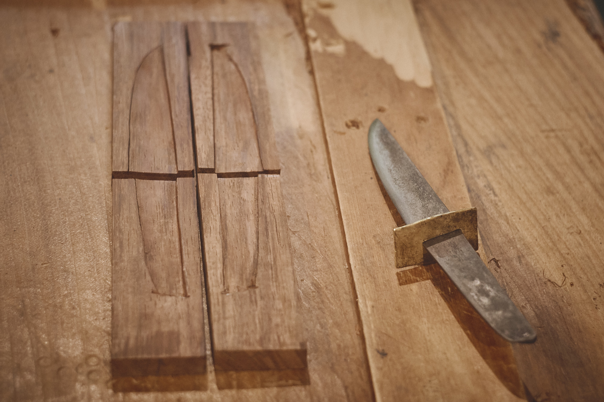 Island Blacksmith: Charcoal forged knives from reclaimed series land rover steel.