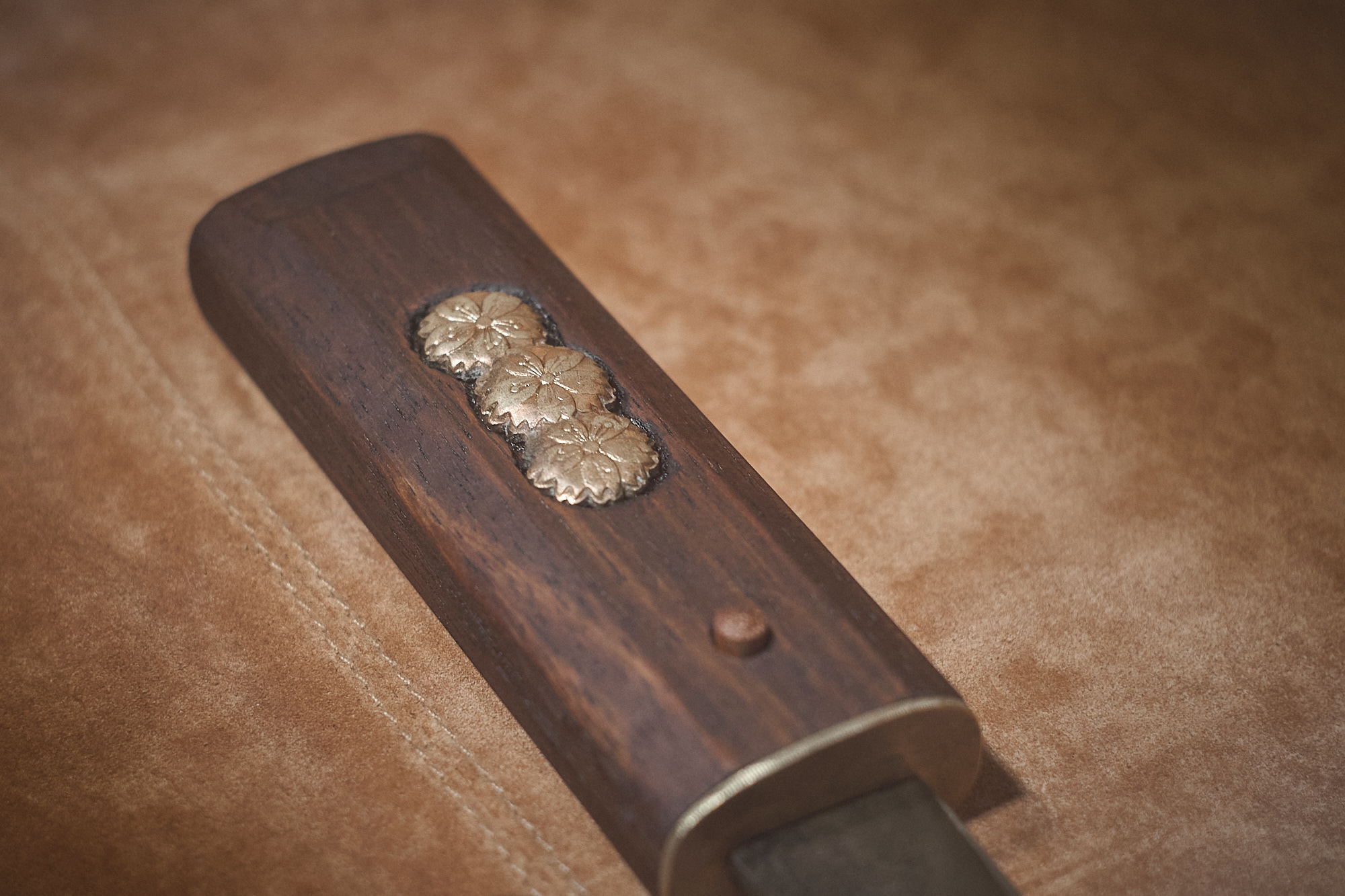 Island Blacksmith: Charcoal forged knives from reclaimed series land rover steel.