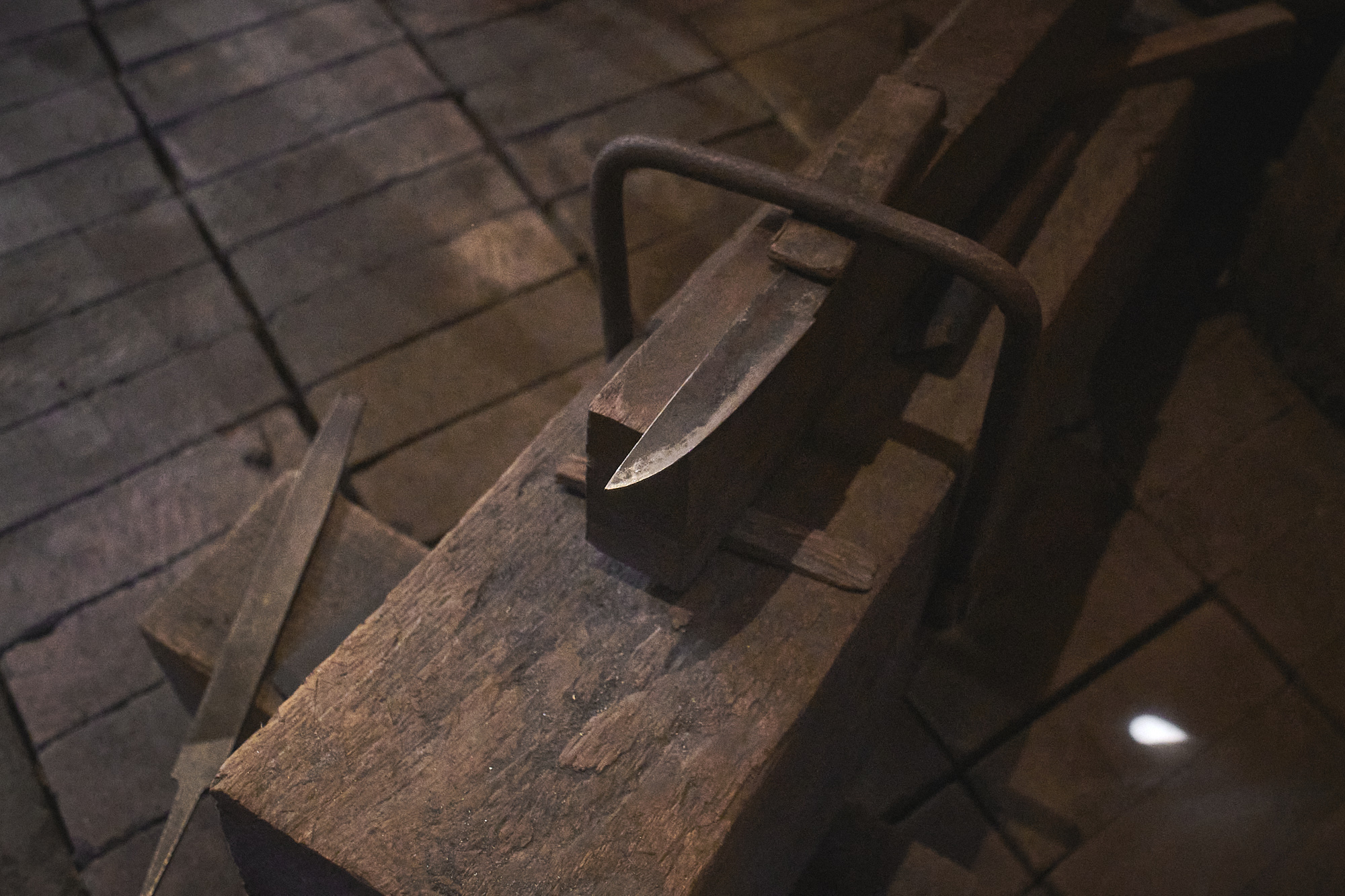 Island Blacksmith: Charcoal forged knives from reclaimed series land rover steel.