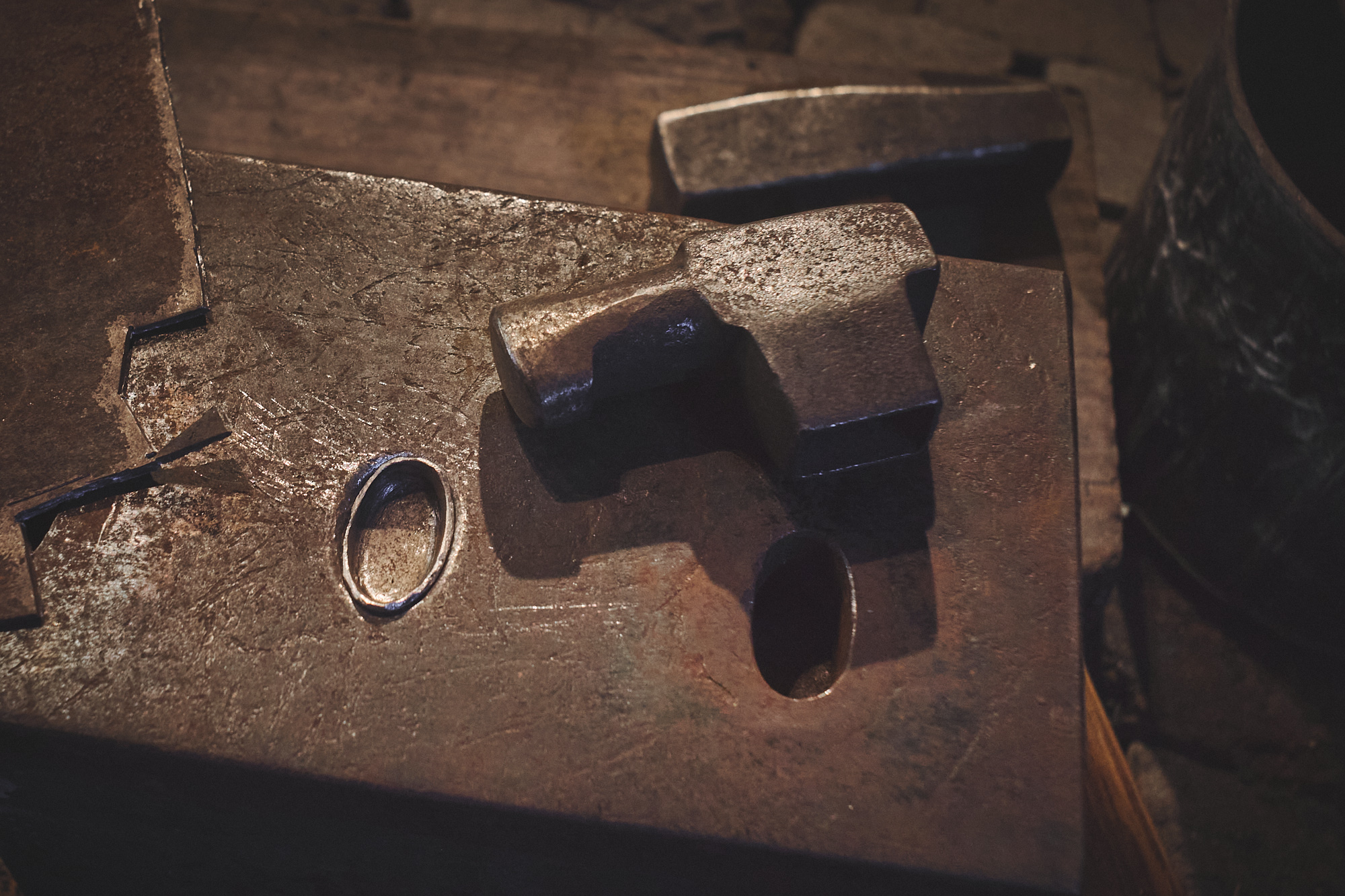 Island Blacksmith: Charcoal forged knives from reclaimed series land rover steel.
