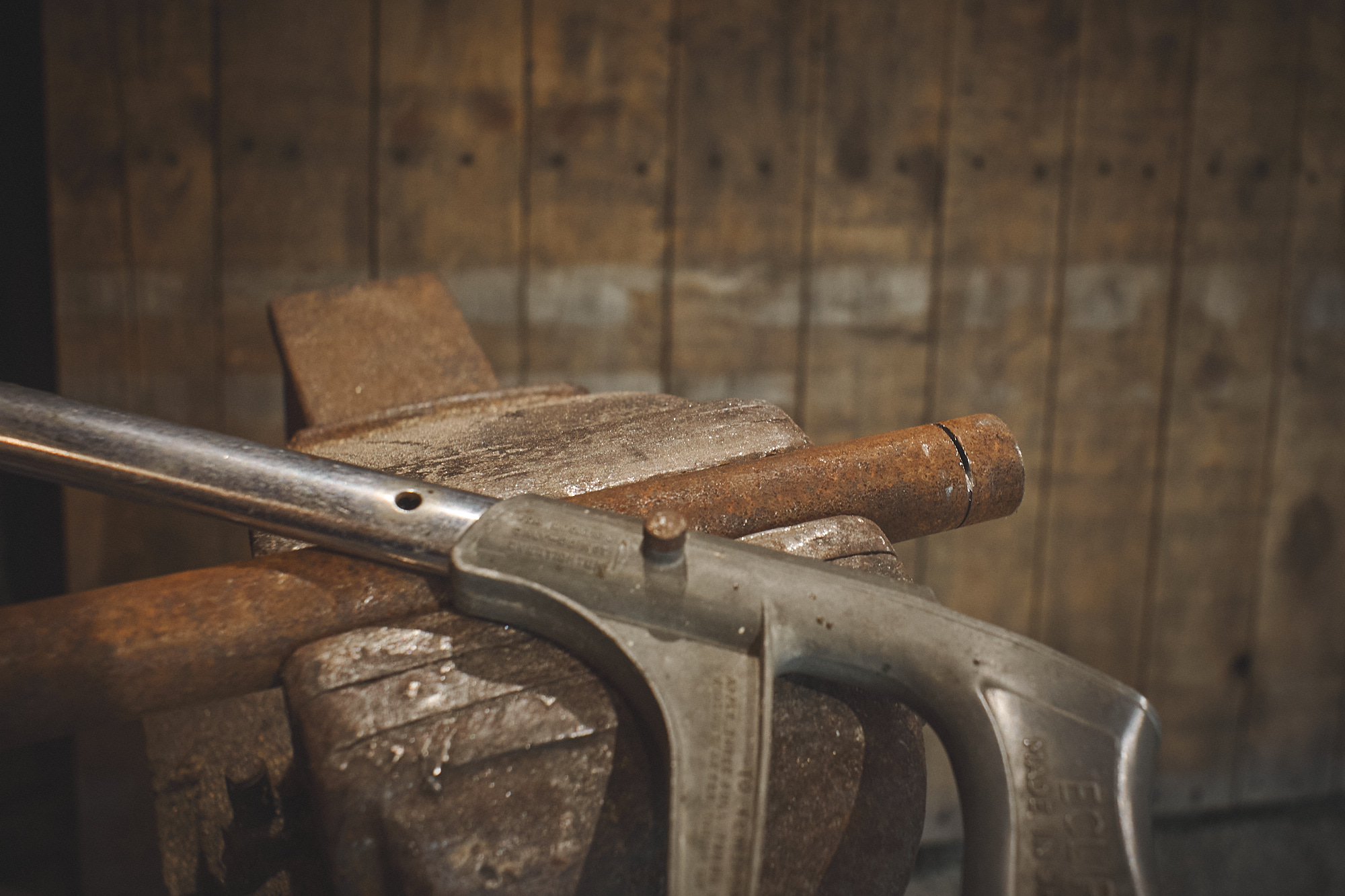 Island Blacksmith: Charcoal forged knives from reclaimed series land rover steel.
