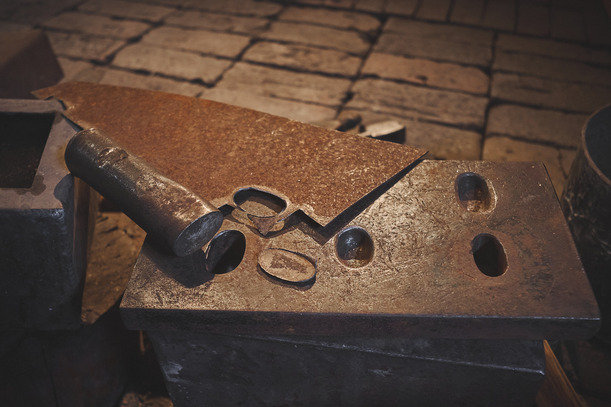 Island Blacksmith: Charcoal forged knives from reclaimed series land rover steel.