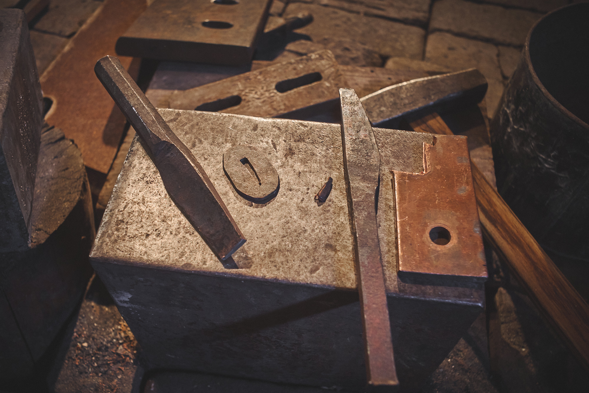 Island Blacksmith: Charcoal forged knives from reclaimed series land rover steel.