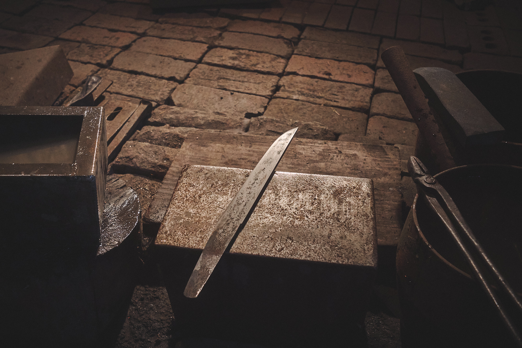 Island Blacksmith: Charcoal forged knives from reclaimed series land rover steel.