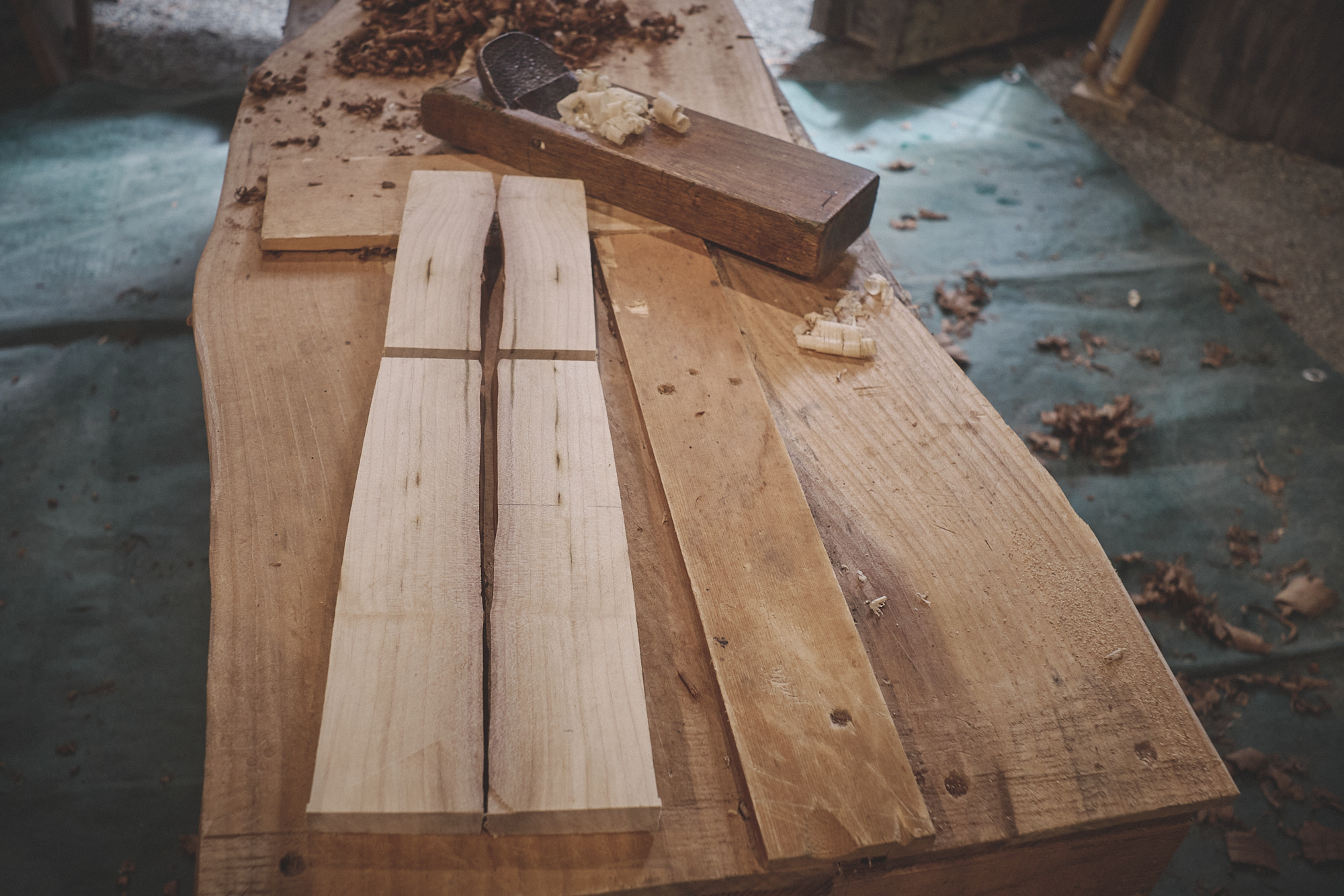 Island Blacksmith: Charcoal forged knives from reclaimed series land rover steel.