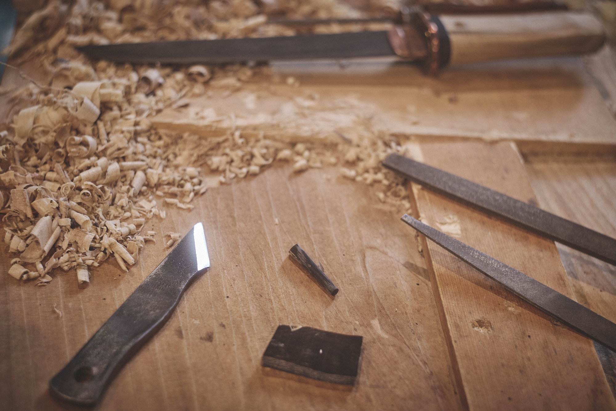 Island Blacksmith: Charcoal forged knives from reclaimed series land rover steel.