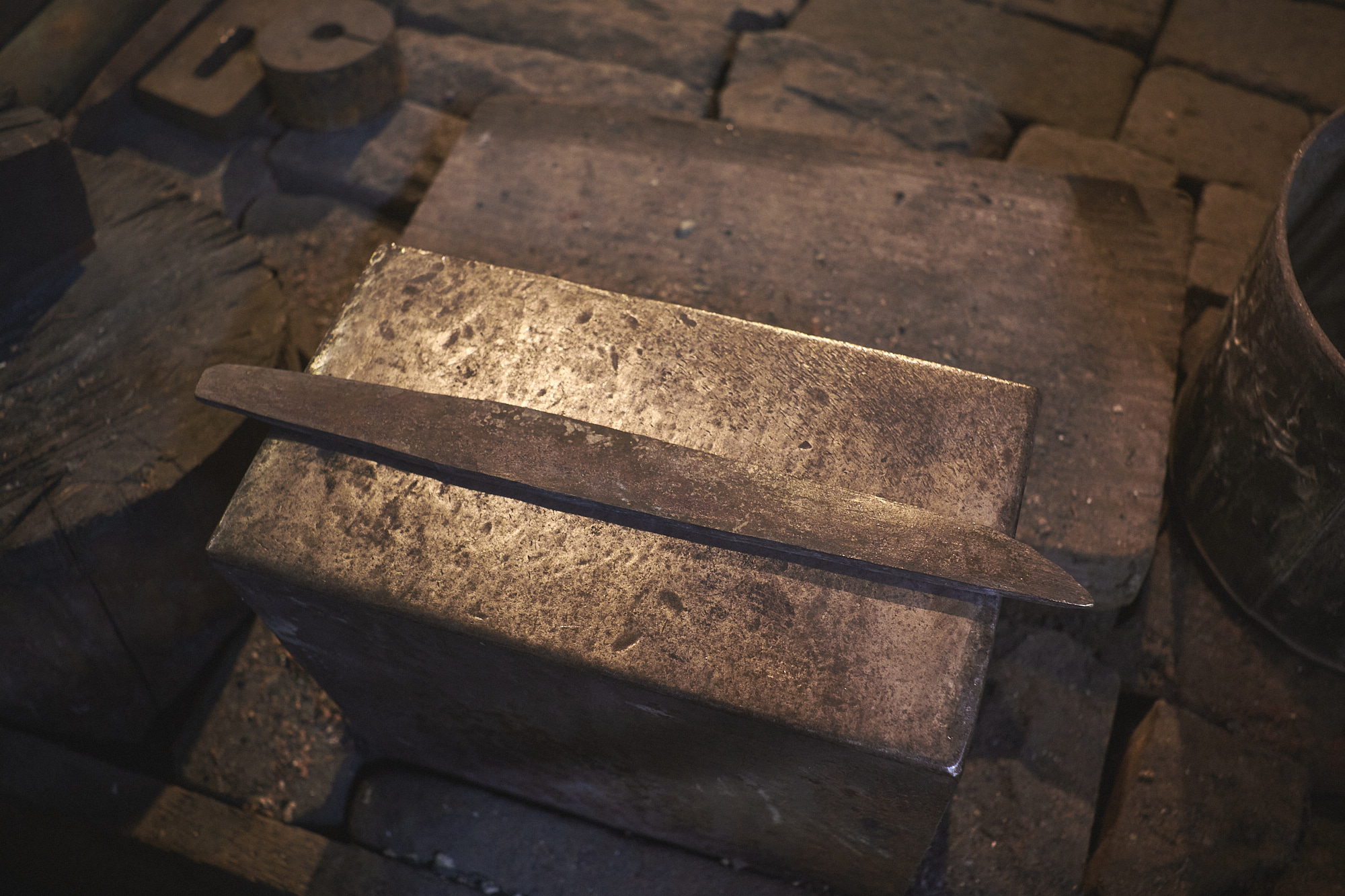 Island Blacksmith: Charcoal forged knives from reclaimed series land rover steel.