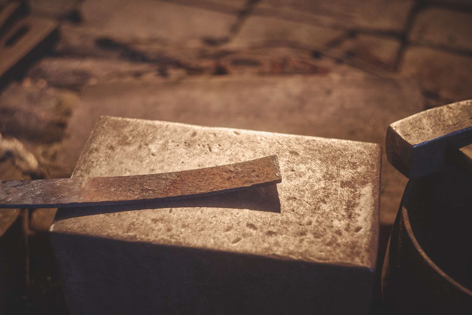 Island Blacksmith: Charcoal forged knives from reclaimed series land rover steel.