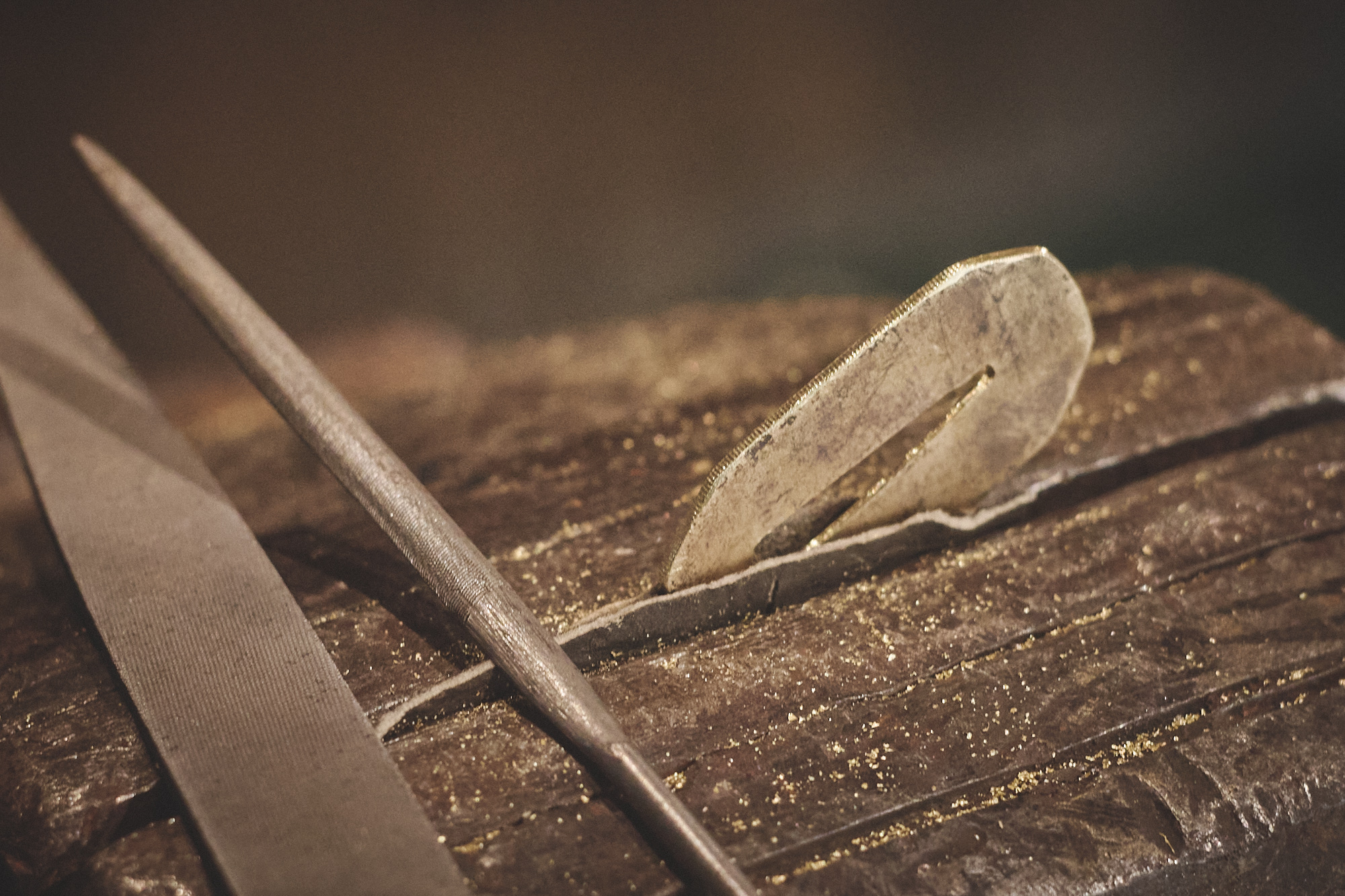 Island Blacksmith: Charcoal forged knives from reclaimed series land rover steel.