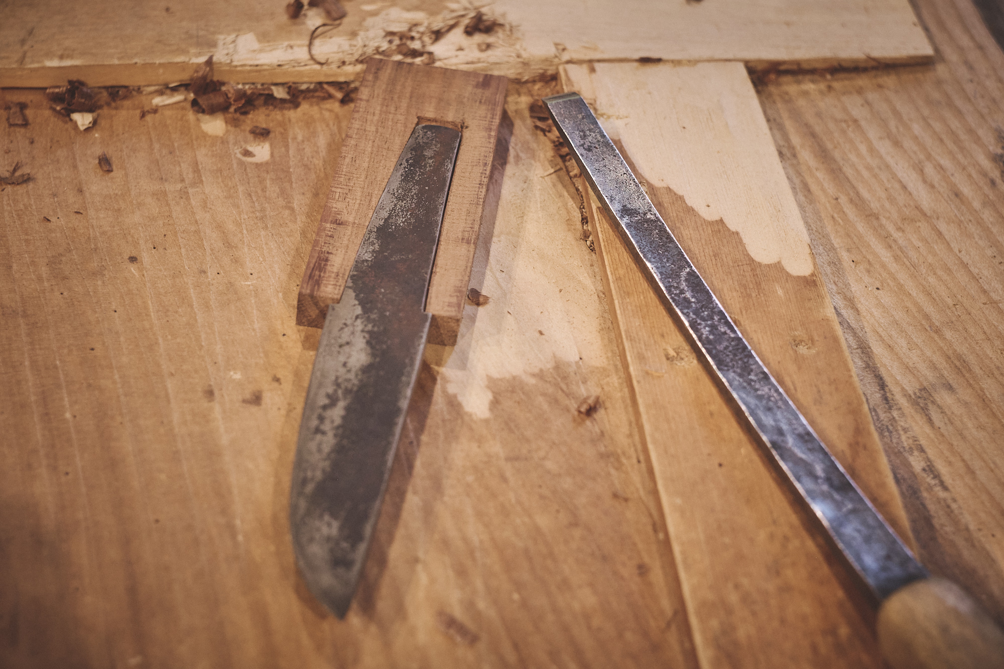 Island Blacksmith: Charcoal forged knives from reclaimed series land rover steel.